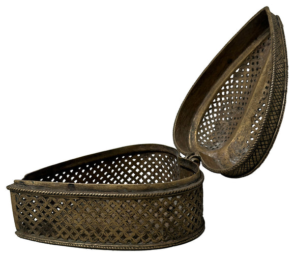 Small Deccan Pandan Box, , Balaji's Antiques and Collectibles - Artisera