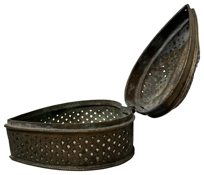 Deccan Pandan Box with Duck, , Balaji's Antiques and Collectibles - Artisera